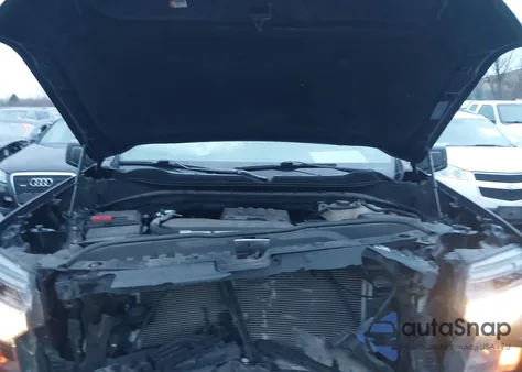 2022 Chevrolet Silverado 1500 Custom Trail Boss z USA, uszkodzony, nr VIN 3GCPDCEK2NG533954